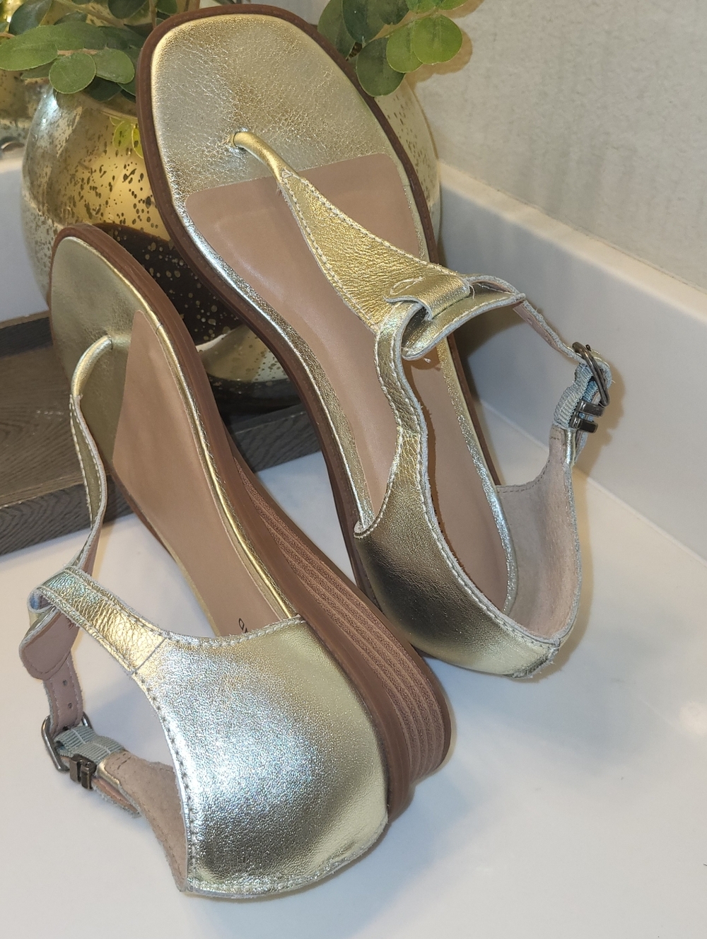 Lucky Brand Women’s Annamae Metallic Gold Slingback Wedge Leather Sandals 8 1/2
